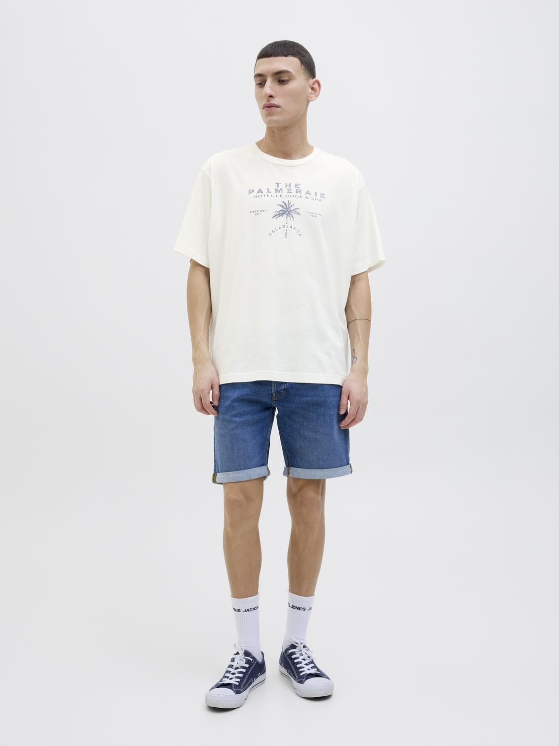 model_shot-front_full